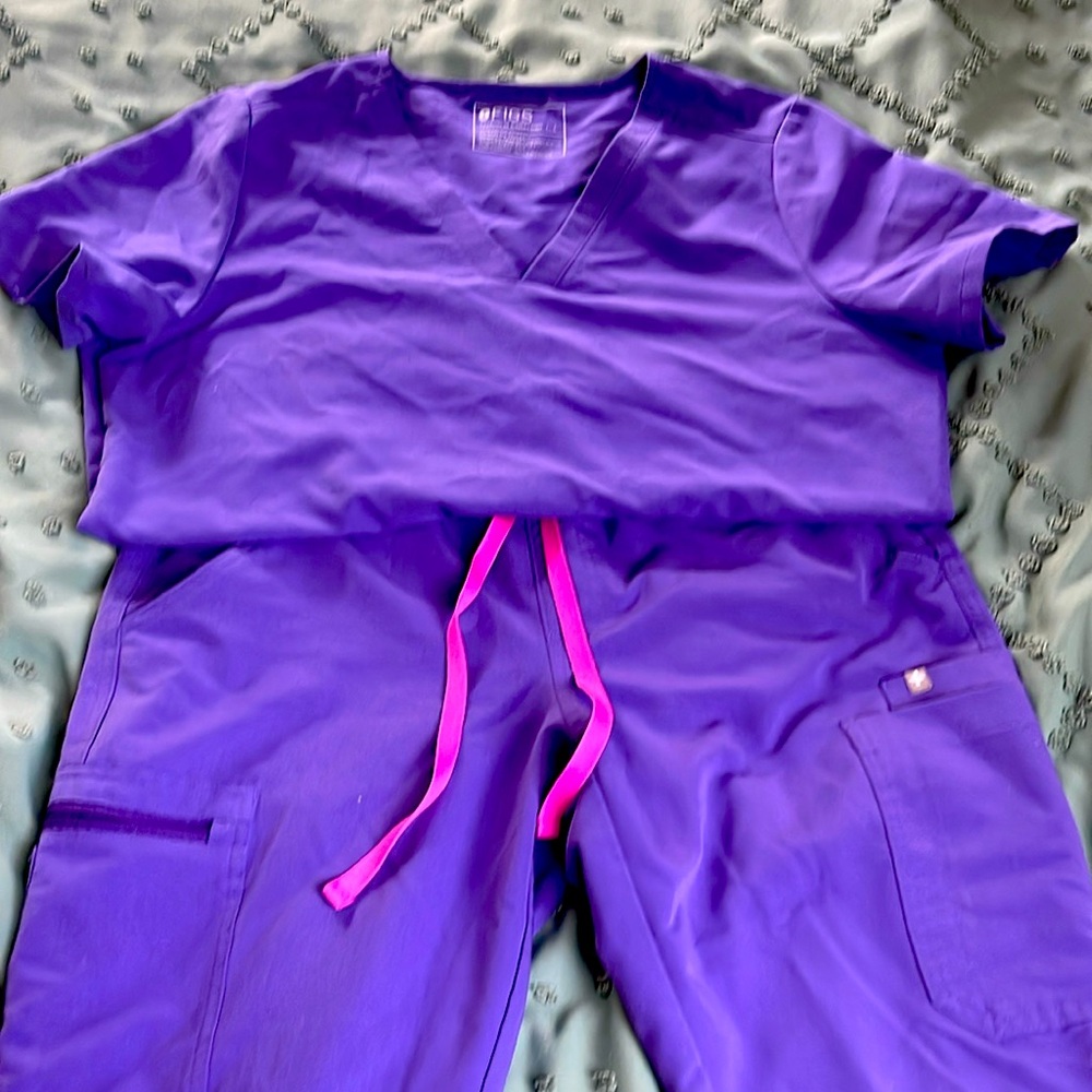 FIGS PURPLE SCRUB SET, MODERATELY WORN